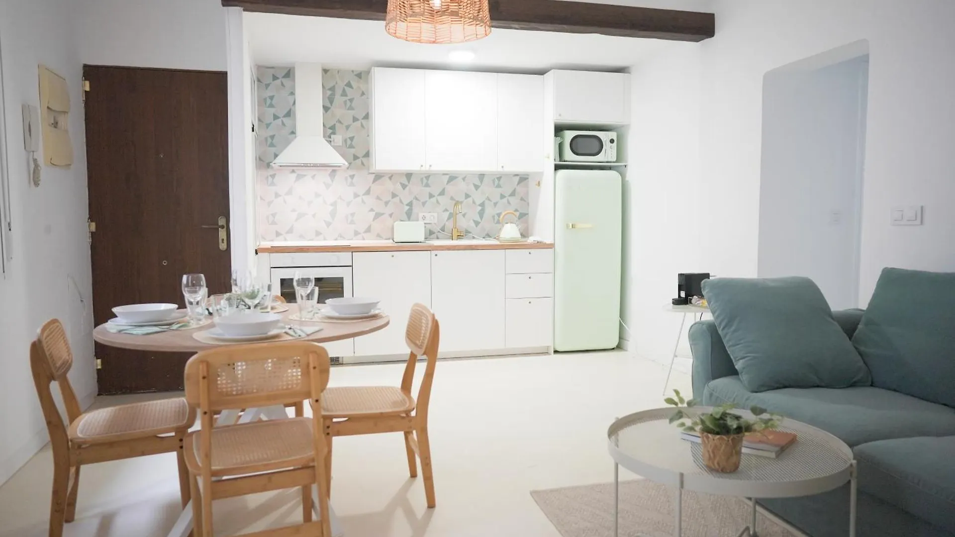 Apartamento Centrico La Merced - Free Parking & Free Gym Malaga Apartment