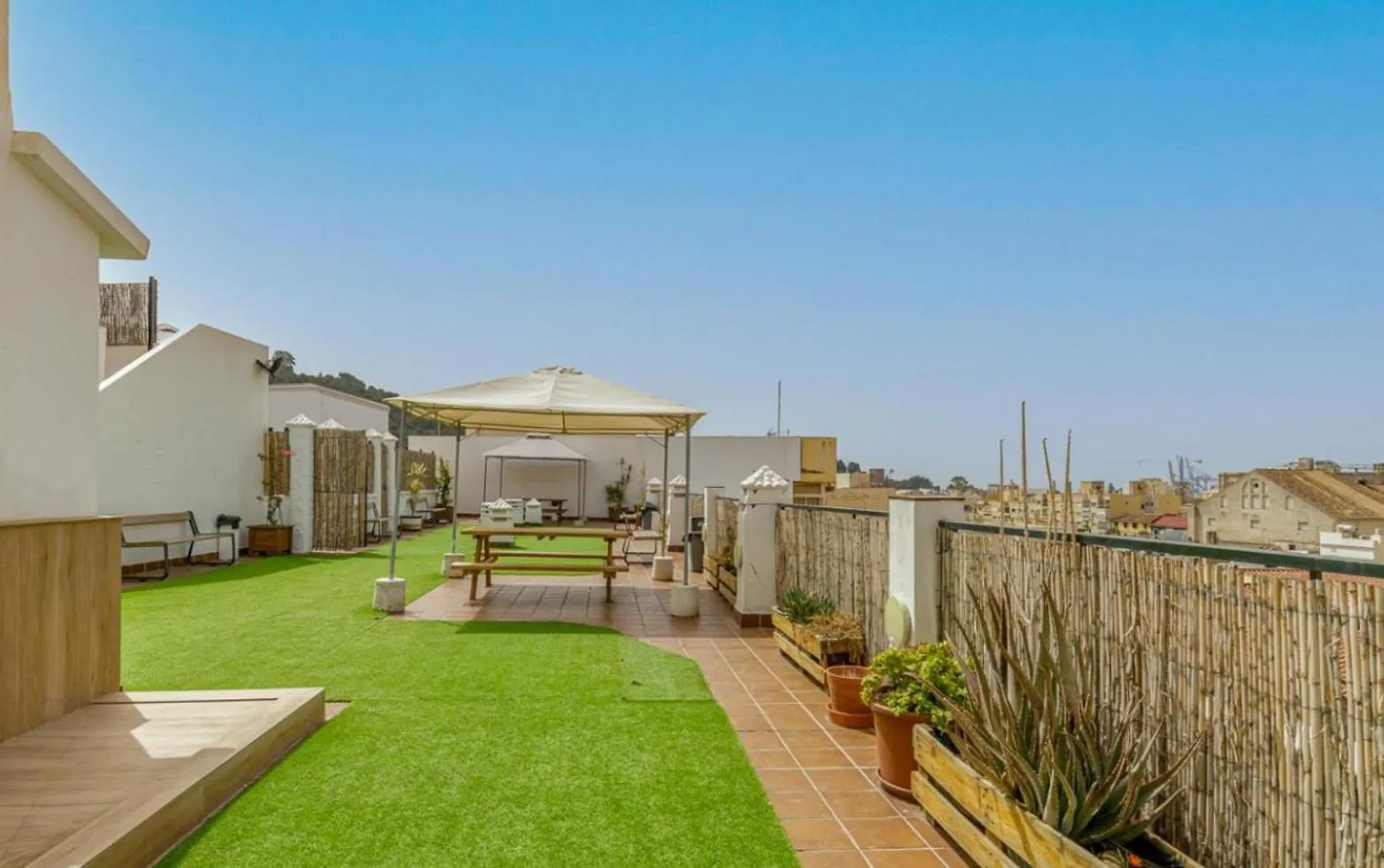Apartamento Centrico La Merced - Free Parking & Free Gym Malaga Apartment