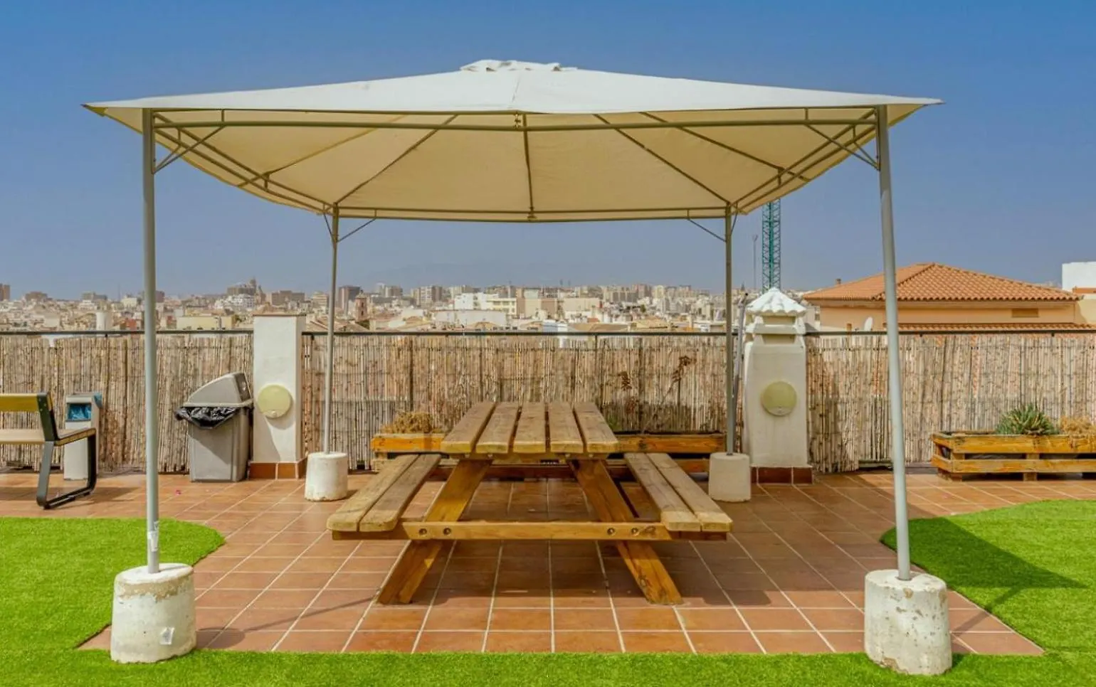 Apartamento Centrico La Merced - Free Parking & Free Gym Màlaga